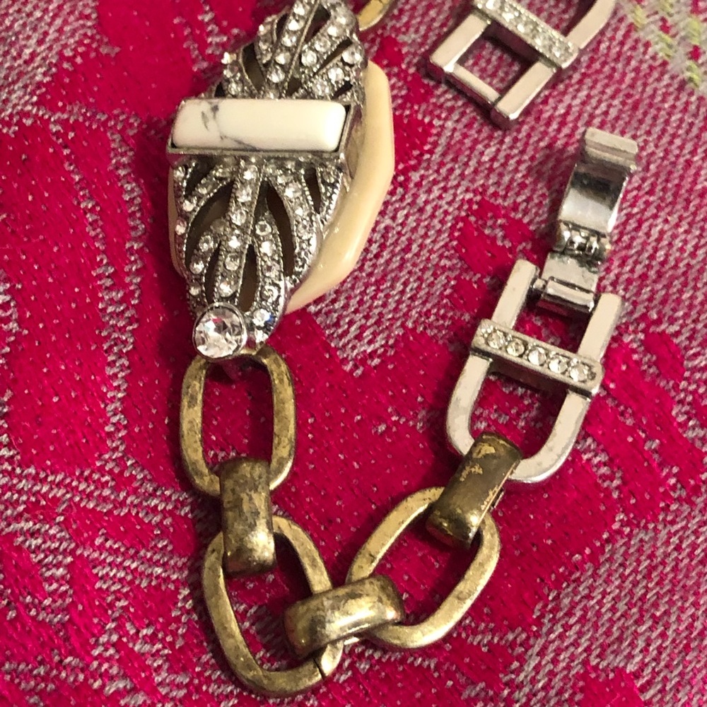 Chloe and Isabel palm royal bracelet